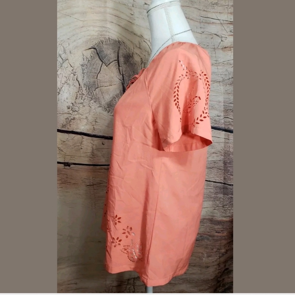Solitaire by Ravi Khosla Coral Laser Cut Floral Blouse Women’s Small - Picture 5 of 7